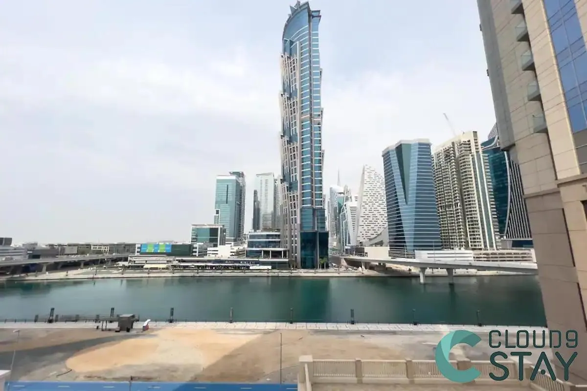 Cloud 9 - Luxurious 1 Bedroom Apartment In Business Bay Dubai