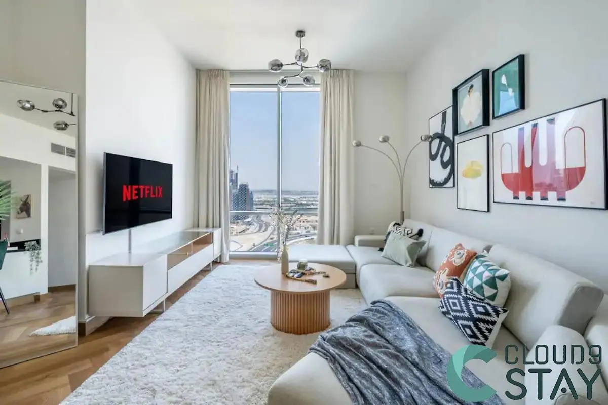 Cloud 9 - Luxurious 1 Bedroom Apartment In Business Bay Dubai