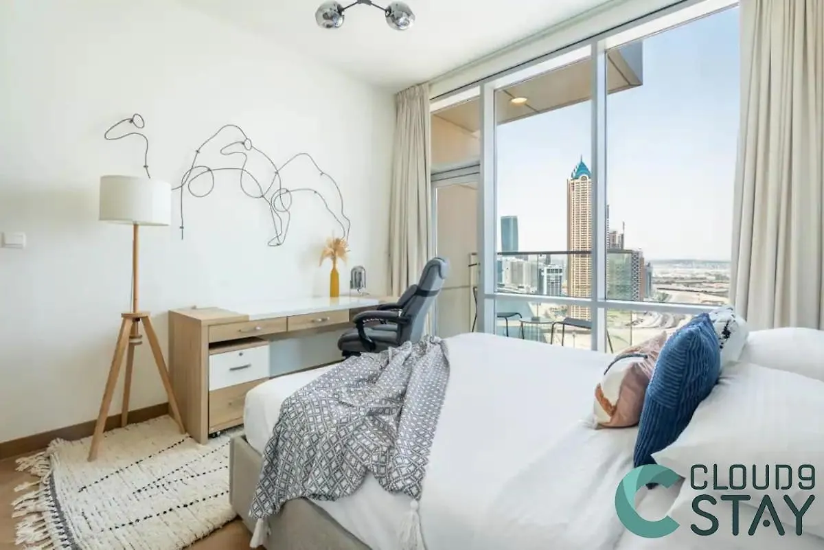 Cloud 9 - Luxurious 1 Bedroom Apartment In Business Bay Dubai